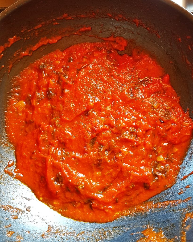 tomate frito con salvia